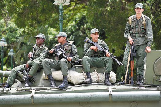  Las Fuerzas Armadas venezolanas han incrementado recientemente su presencia en la frontera entre Colombia y Venezuela.  
