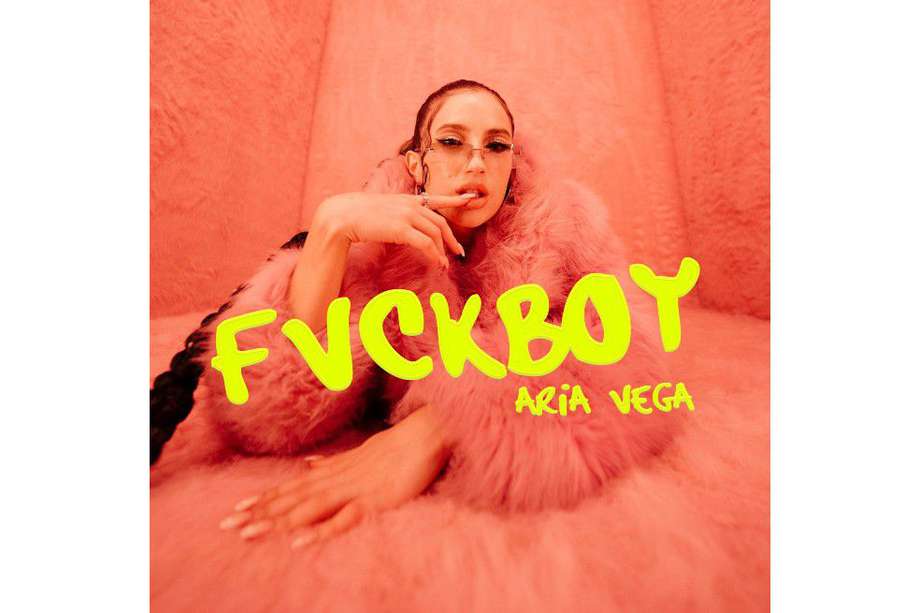 Aria Vega en la portada del sencillo "FUCKBOY".