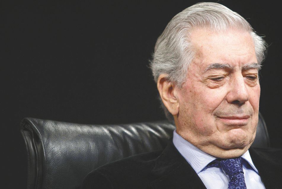 Volverse inmortal: la llegada de Vargas Llosa a la Academia Francesa