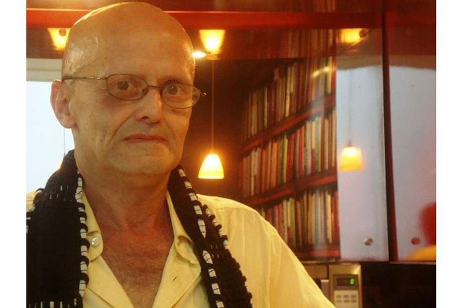 Rubén López Rodrigué, escritor colombiano, es autor de los libros “Contra el viento del olvido” , "La estola púrpura”, “Las heridas narcisistas de la humanidad”, entre otros más.
