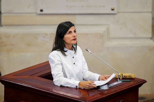 Procuraduría abre indagación a ministra Irene Vélez por posible informe irregular