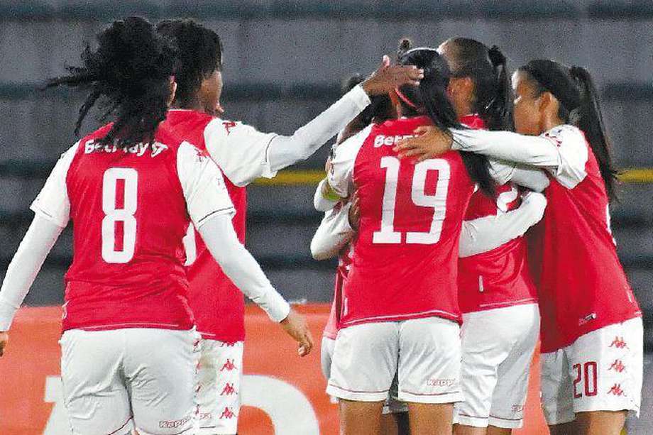 Santa Fe busca vencer a Nacional para llegar a su tercera final de la Liga Femenina. / Dimayor