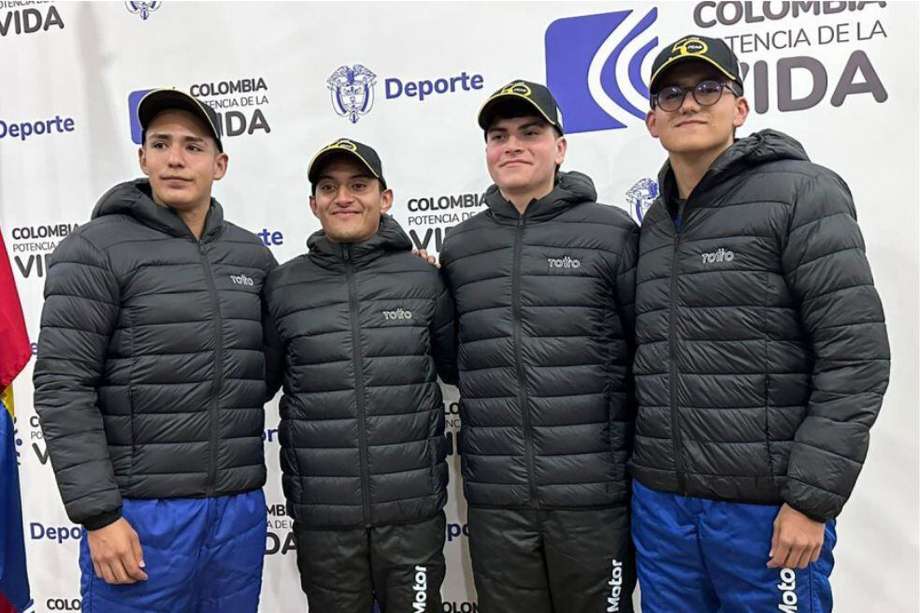 De izquierda a derecha, los integrantes de Colombia a Motor: Marco Andrés Vargas, Lucas Medina, Niko Frondini y Juan Felipe Pedraza.