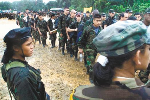En el año 2000, las Farc liberaron cerca de 350 soldados y policías que tenían secuestrados a cambio de la libertad de 12 guerrilleros presos. / AFP