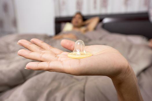 Aquí encontrarás consejos prácticos para usar correctamente un preservativo.