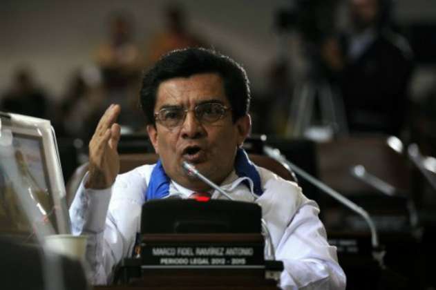 Marco Fidel Ramírez pide investigar al notario que legalizó la unión de tres hombres