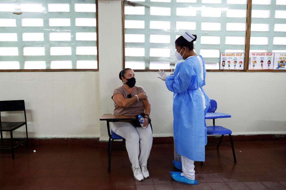 Colombia alcanza 171.616 casos activos por coronavirus.