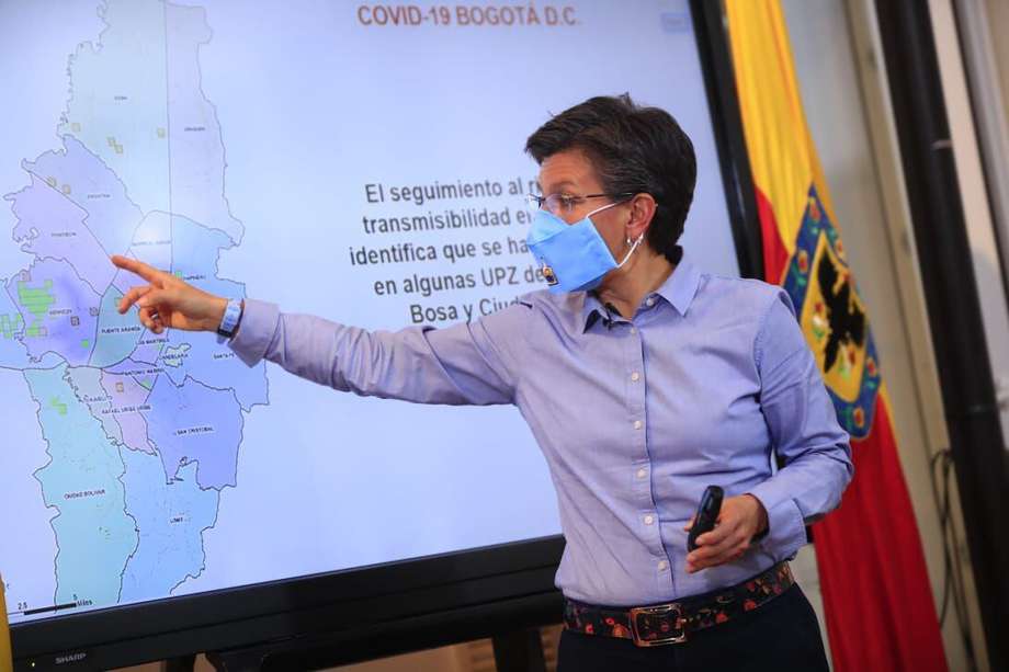 La alcaldesa de Bogotá, Claudia López, anunció que más de 100 barrios se declararán zonas de cuidado especial y se suspenderá el servicio en tres estaciones de Transmilenio de la troncal Américas.
