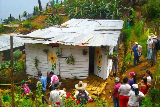 El barrio Pinares de Oriente de la comuna 8 de Medellín se ha convertido en un verdadero territorio de paz.  / Agencia de Noticias UN