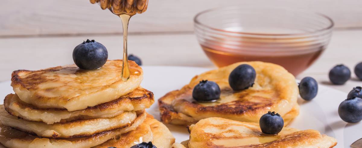 Que tu próximo desayuno sea perfecto. Aquí te enseñamos a preparar unos pancakes.
