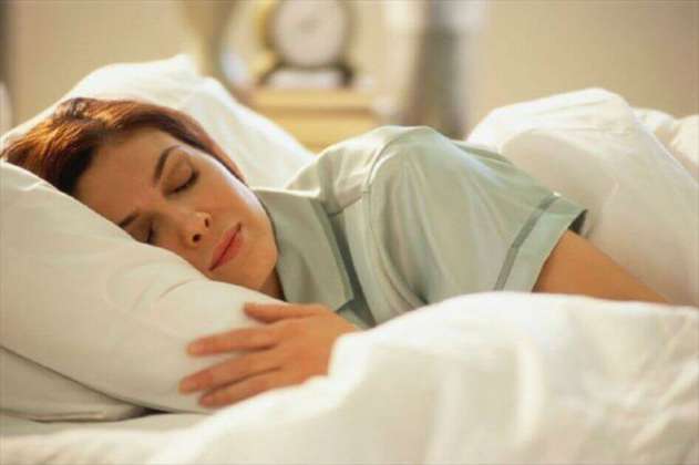 Estudio confirma que las personas optimistas duermen mejor y durante más tiempo