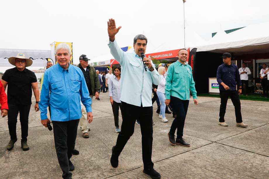  Fotografía cedida por Prensa Miraflores donde se observa al presidente venezolano Nicolás Maduro en un acto de gobierno este miércoles, en Araure (Venezuela).