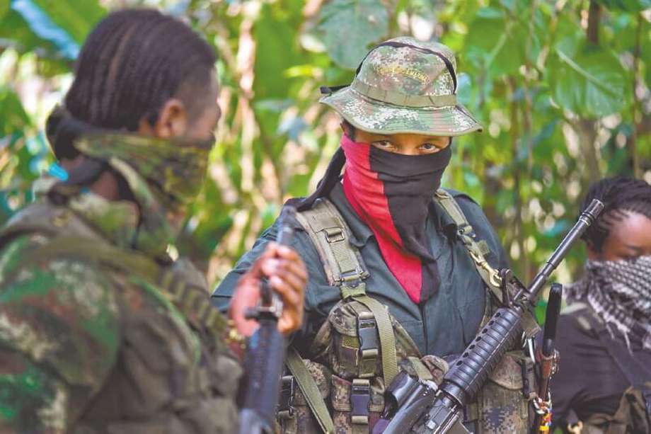 Grupos armados ilegales imponen medidas, restricciones y disposiciones en varios territorios rurales del país. / Archivo El Espectador.
