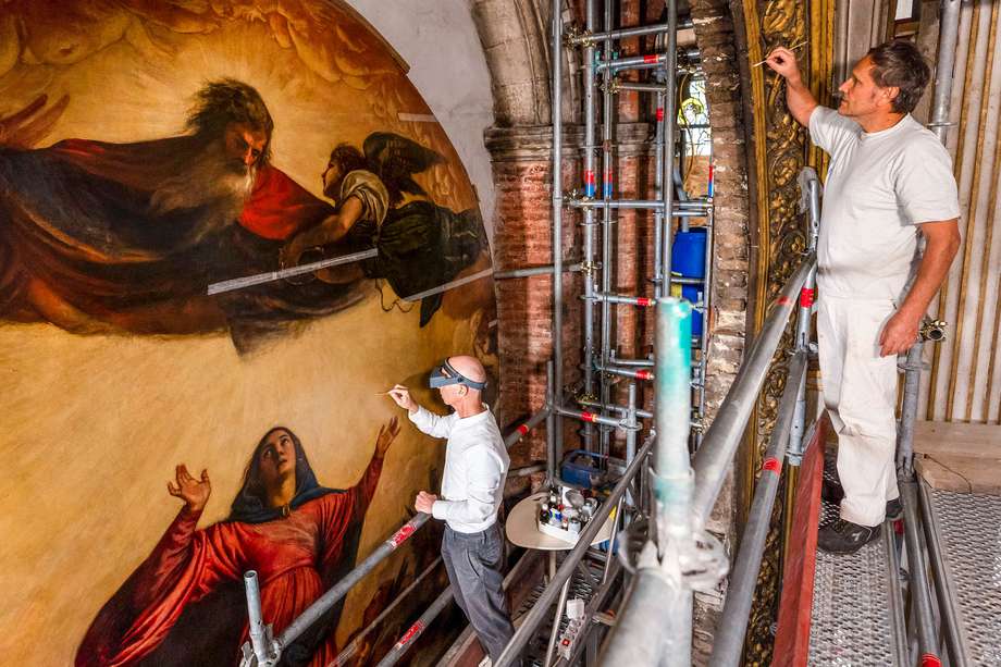 En el proceso de restauración del retablo pintado por Tiziano, también se arregló la pared del ábside en el que se encuentra y su marco de piedra, según un comunicado del templo, que custodia la sepultura de ese maestro de la pintura.- EFE/Basílica de Santa María Gloriosa dei Frari de VeneciaRoma