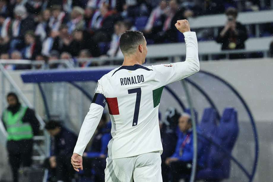 El portugués Cristiano Ronaldo celebra después de marcar el 0-1 durante el partido de clasificación del Grupo J para la UEFA EURO 2024 entre Luxemburgo y Portugal, en Luxemburgo, el 26 de marzo de 2023.