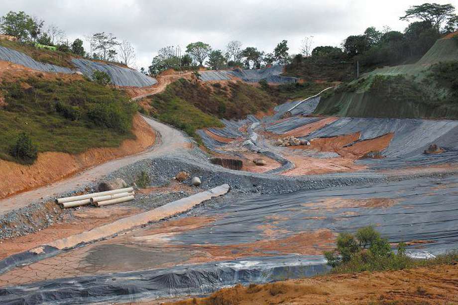 De los más de 3.000 proyectos con licencia ambiental en el país, la mayoría son de pequeña y mediana minería. / Bloomberg