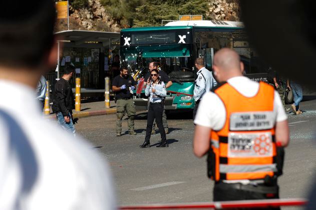 Dos explosiones en Jerusalén mataron a un adolescente e hirieron a 22 personas