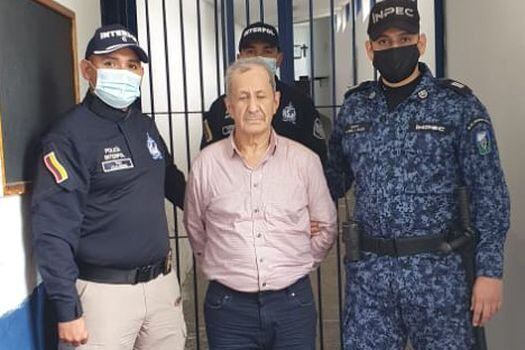 Exparamilitar Hernán Giraldo Serna, pagará condena en Colombia por múltiples crímenes como jefe del Bloque Resistencia Tayrona de las AUC.