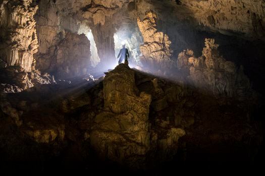 Carlos Lasso y Jesús Fernández-Auderset dicen que las cavernas son como laboratorios que tienen millones de años de evolución. Esta, entre otras razones, justifica la necesidad de una ley que las proteja.