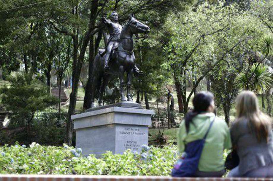 La estatua de Bolívar Ecuestre fue reubicada, tras ser retirada del monumento de Los Héroes en 2021, en el Parque de la Independencia