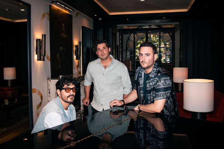 Fotografía cedida por Sony Music del grupo musical Reik integrado por Bibi Marín (i), Jesús Navarro (c) y Julio Ramírez mientras posan en la Ciudad de México.
