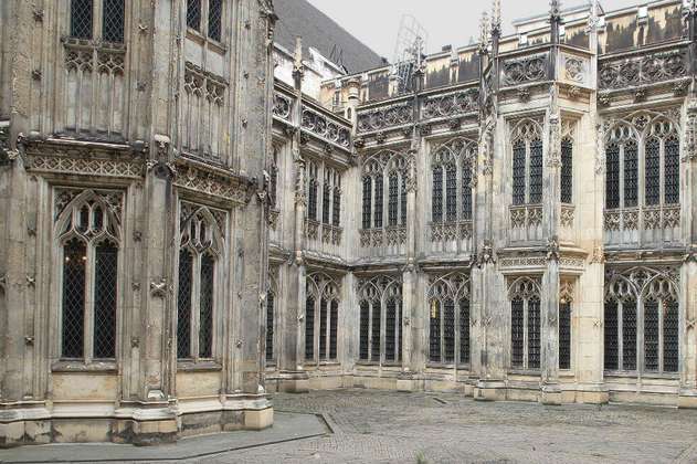 Parlamento británico podría arder como Notre Dame, advierten diputados