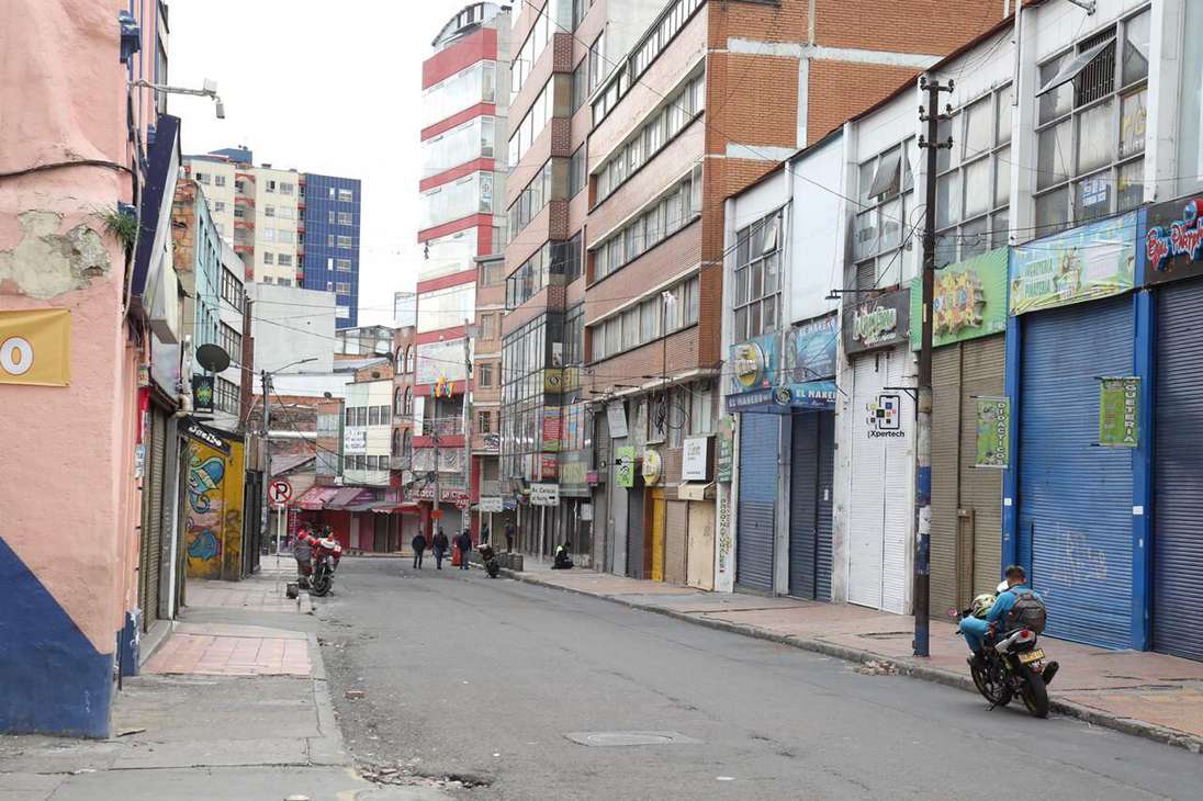 La medida de pico y cédula sigue vigente en toda la ciudad.