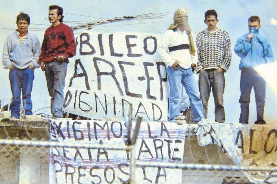 Prisioneros de las extintas FARC en una protesta en la cárcel Modelo.