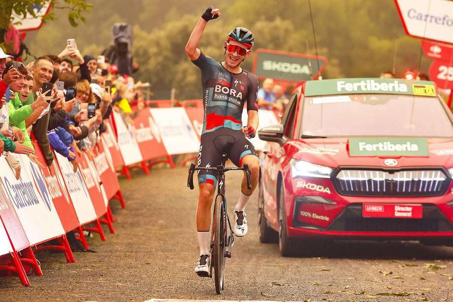 El alemán Lennard Kamna (Bora Hansgrohe) ganó en solitario la novena etapa de la Vuelta a España.