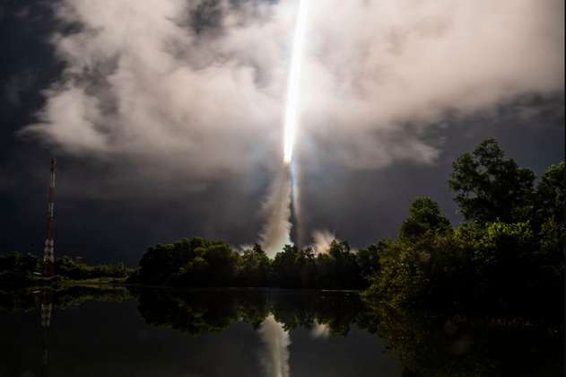 Cohete europeo Vega sale de Guyana Francese con satélites de observación terrestre