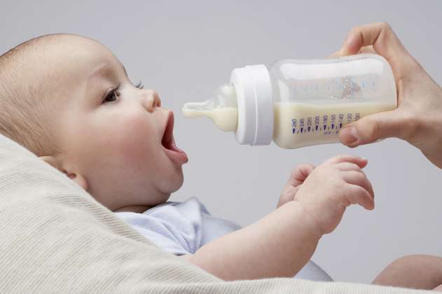 Almacenar la leche materna: lo que debes y no debes hacer