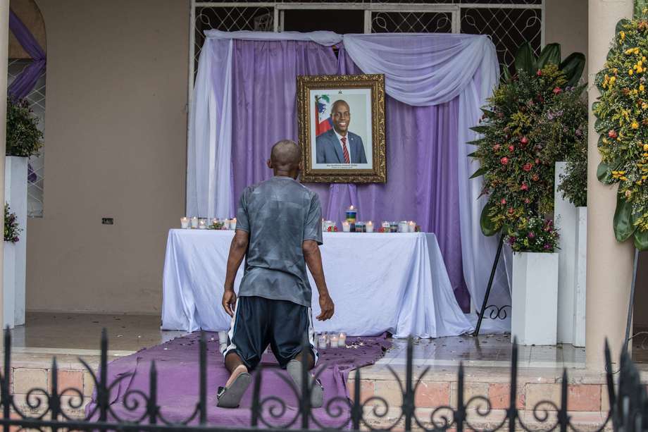 Ha pasado un mes desde el salvaje asesinato del presiente Jovenel Moïse y ahora hay más preguntas que respuestas sobre los autores del magnicidio. / AFP 