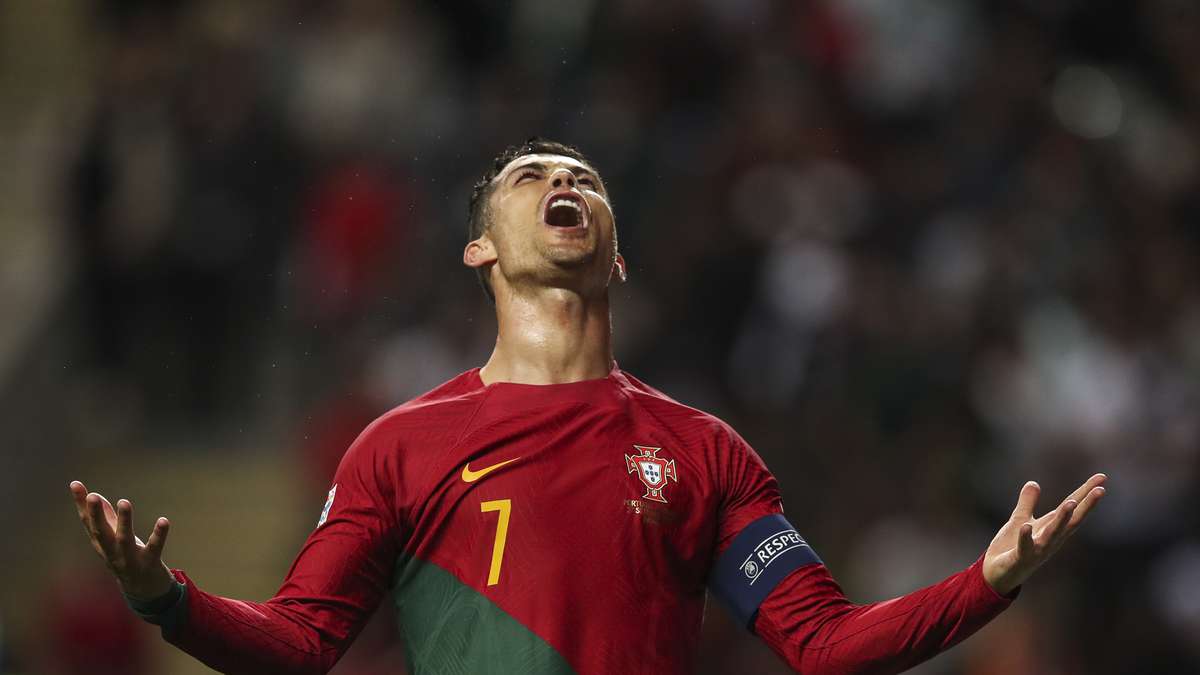 “Cristiano Ronaldo está em depressão devido à morte do filho”, explicou a psicóloga