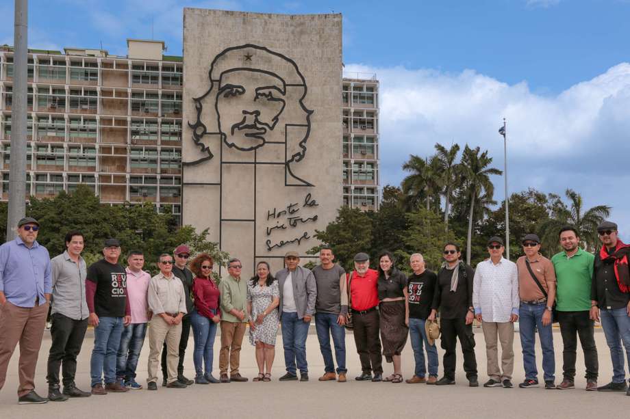 La delegación de la guerrilla del ELN en Cuba.