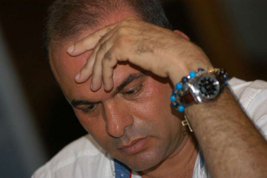 Salvatore Mancuso, exparamilitar de las Autodefensas Unidas de Colombia durante el periodo 1992-2004. La Fiscalía le imputó 1.500 hechos delictivos durante su carrera criminal. 