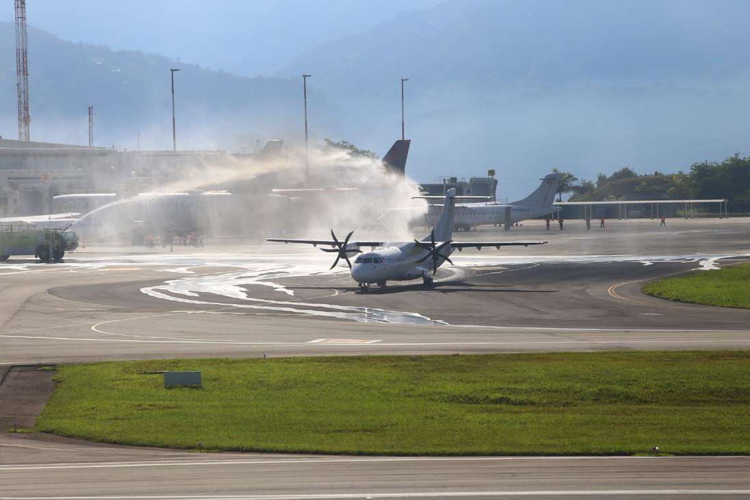 Este martes 21 de julio a las 8:15 a.m. se realizó el primer vuelo piloto con el que buscan reactivar de forma gradual los vuelos comerciales. El avión despegó en el aeropuerto Palonegro de Lebrija, Santander, que sirve a Bucaramanga, y aterrizó en el aeropuerto Camilo Daza de Cúcuta.