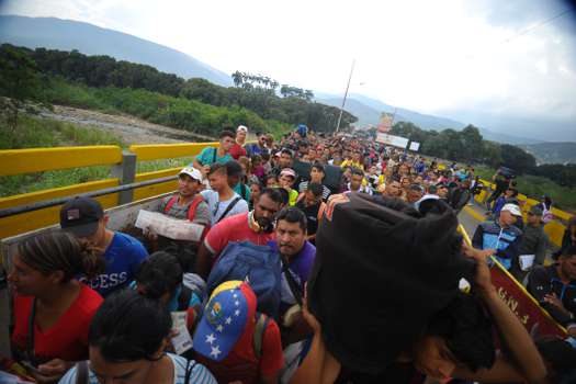 Con la crisis han llegado a Colombia unos 550.000 venezolanos, a los que se suman 37.000 que cada día cruzan la frontera, muchos de los cuales lo hacen en busca de alimentos y medicinas. / Cristian Garavito