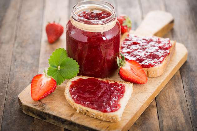 Buenas para unas onces: así puedes preparar una mermelada de fresa casera 