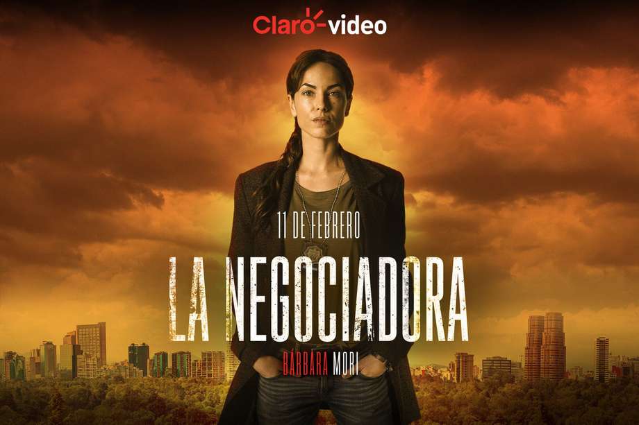 Eugenia Velazco, la mejor negociadora de Latinoamérica, se enfrenta al desafío más grande de su carrera. Esa es la temática de "La Negociadora", que Claro Video estrenará el 11 de febrero en su plataforma.