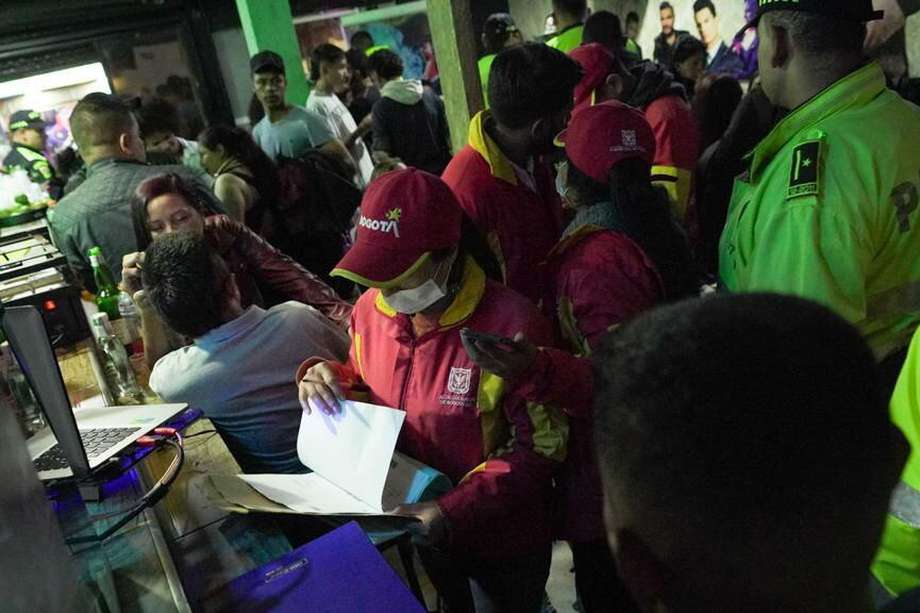 Los operativos se llevaron a cabo un de forma simultánea en Kennedy y Ciudad Bolívar, enfocados fundamentalmente en el registro a personas, control de establecimientos de alto impacto y verificación de la situación de ciudadanos extranjeros.