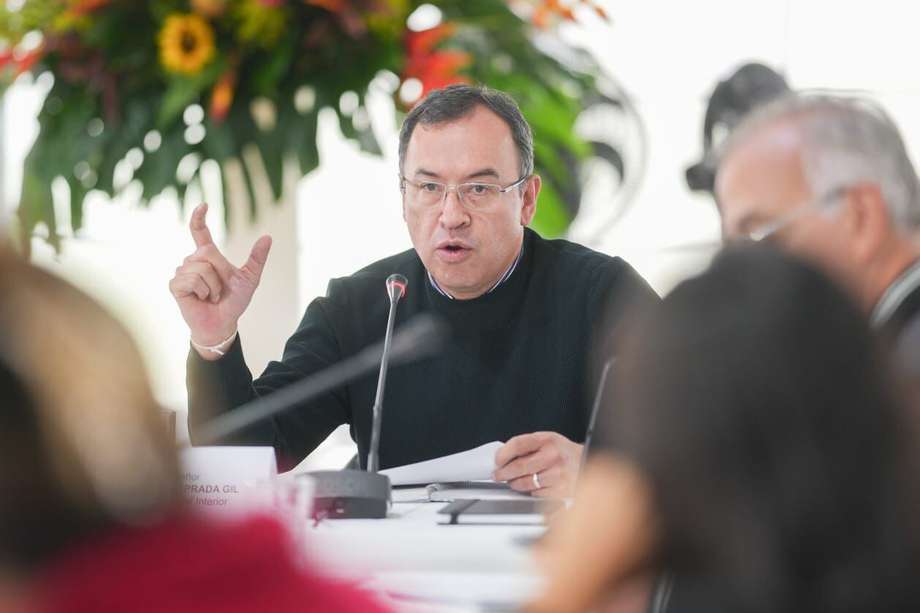 Alfonso Prada, ministro del Interior, lideró la Asamblea General de Gobierno en Hatogrande.