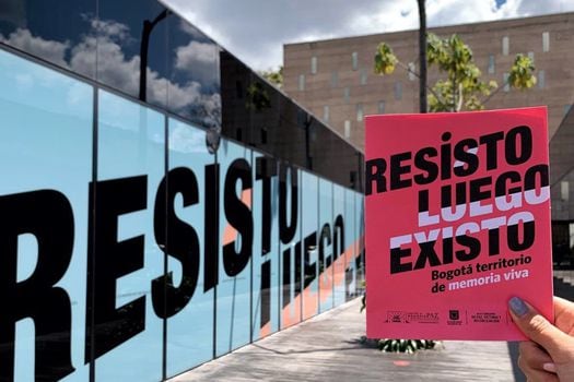 La exposición recoge procesos de resistencia, lucha contra la impunidad y construcción de democracia y paz.