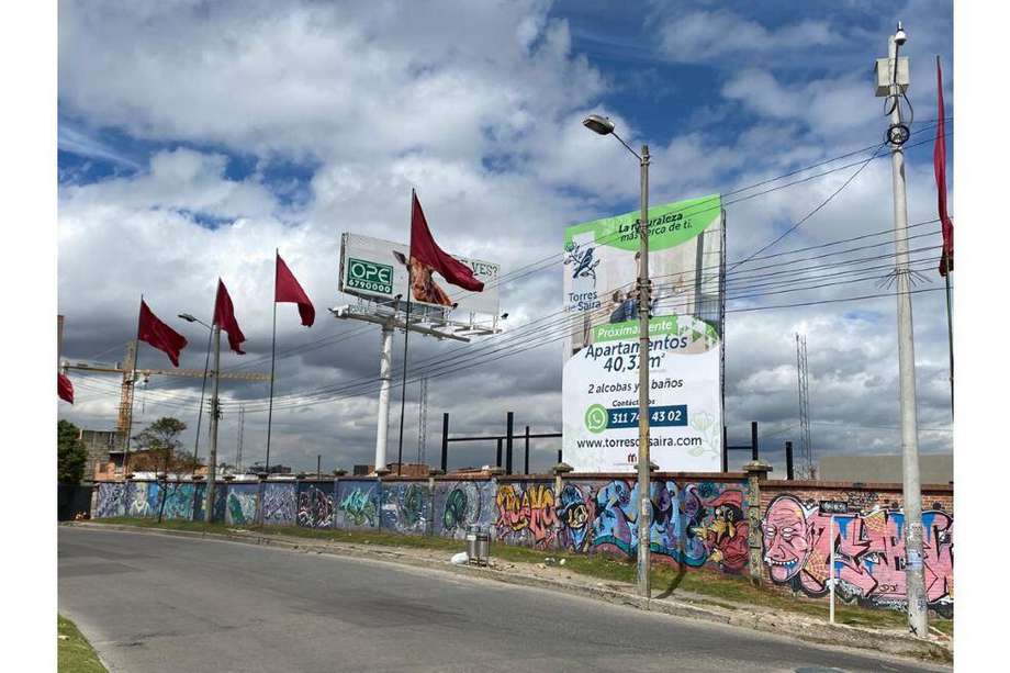 La Constructora Flormorado, con la idea de involucrar a la comunidad en el cerramiento del proyecto Torres de Saira, invita a jóvenes artistas a participar de la creación del mural ubicado en la calle 161 con carrera séptima, en Bogotá.