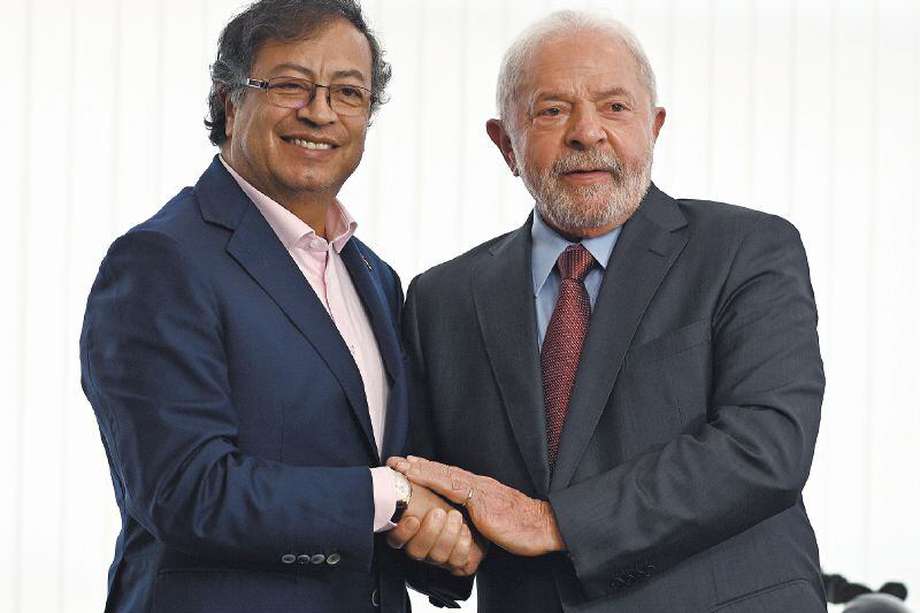 Los presidentes de Colombia, Gustavo Petro (izq.), y de Brasil, Luiz Inácio Lula da Silva (der.)