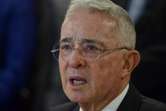 “Lo peor de las Fuerzas Armadas es quedarse quietas por la orden de un gobierno”: Uribe