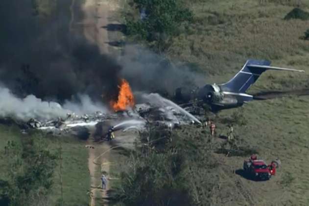 Accidente aéreo en Texas: las 21 personas a bordo sobrevivieron al choque