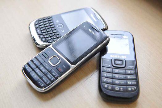 La tecnología 2G permitió masificar servicios como la mensajería de texto (SMS), además de los de voz.  / Archivo El Espectador