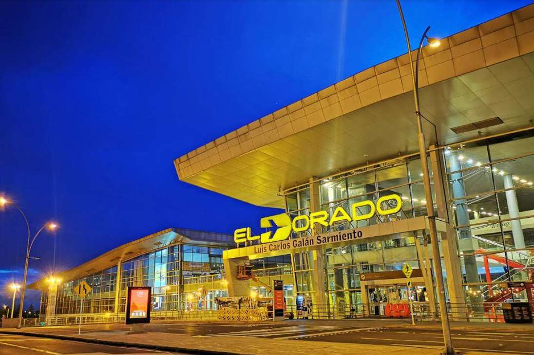 En el Aeropuerto el Dorado de Bogotá, clave en la reactivación de la conectividad aérea, se tienen previstos 76 vuelos en total, 38 de salida y 38 de llegada. Las aerolíneas encargadas de movilizar a los pasajeros hacia sus ciudades de destino desde El Dorado son: Avianca, Latam, Viva Air, Satena y EasyFly. Las ciudades de destino de los pasajeros serán: Medellín, Cartagena, Barranquilla, Cali, Pereira, Bucaramanga, Cúcuta, Montería y Santa Marta.