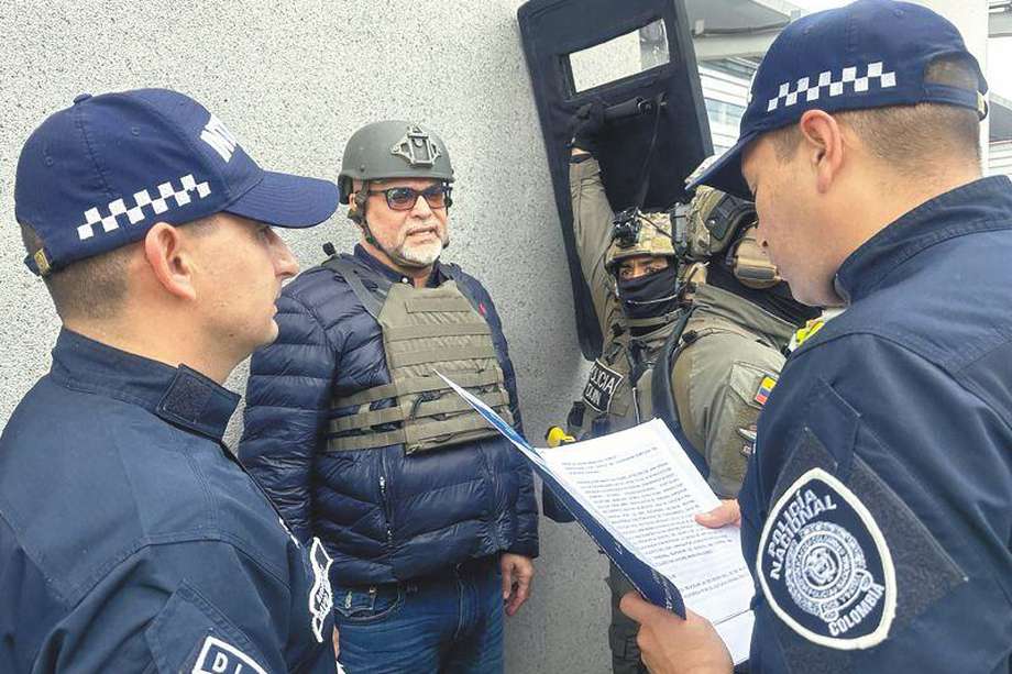 Salvatore Mancuso (centro) retornó a Colombia el pasado martes 27 de febrero en calidad de deportado.  / Policía
