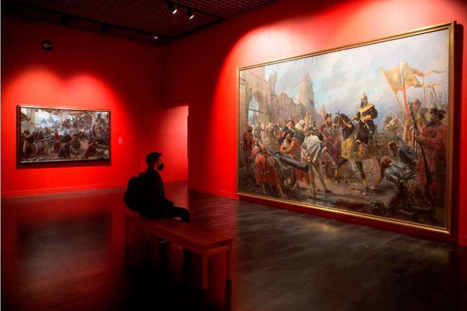 Una sala de "Guerra y Paz", la nueva exposición anual del Museo Ruso de San Petersburgo de Málaga.
